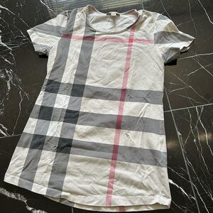 Burberry print tee
